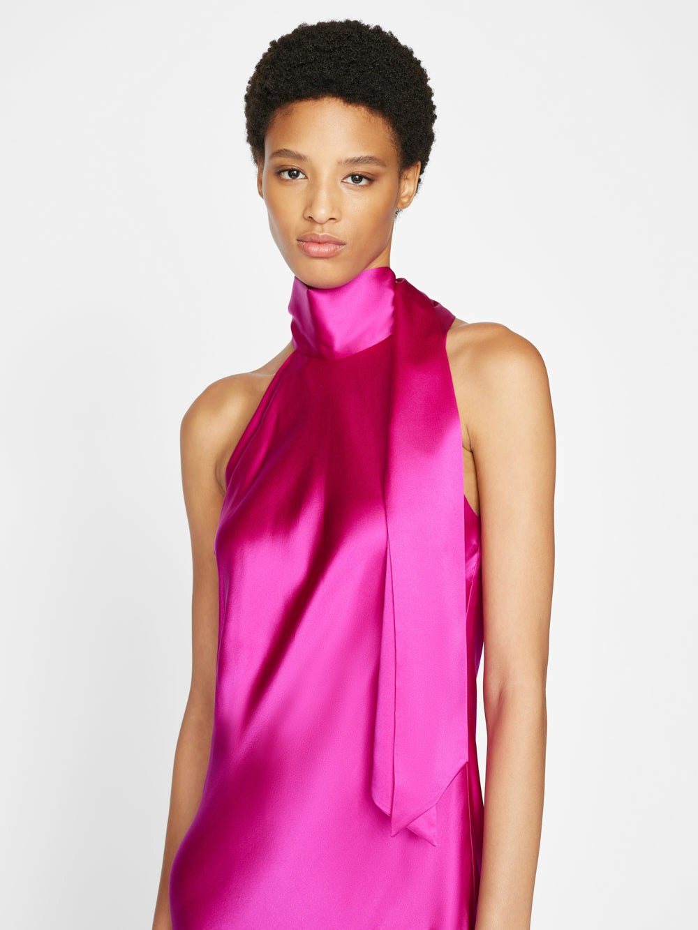 dress crop in view alt:hover